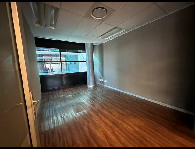 492M² OFFICE TO LET IN SANDTON CENTRAL